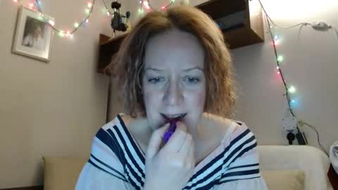 12ennie online show from November 17, 6:05 am