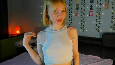 Kira online show from March 31, 6:19 pm