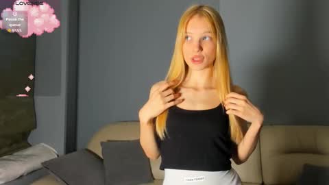 Kira online show from October 23, 7:15 pm