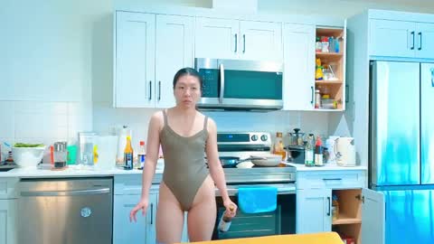 Tong  Ralph online show from April 18, 12:12 am