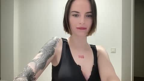 DOVE online show from October 20, 8:25 pm