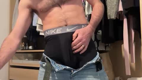 1hornyguywithbigcock online show from November 2, 11:32 am