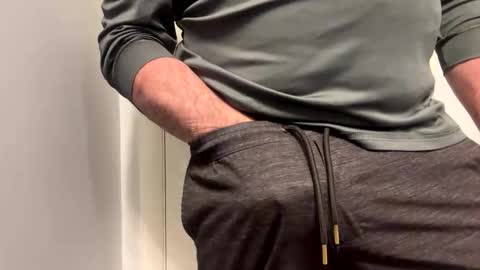 1hunglo412 online show from February 21, 12:19 pm