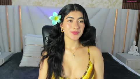 Snapshot of 1m_emily chatting on January 29, 1:27 am . online show from January 29, 1:27 am