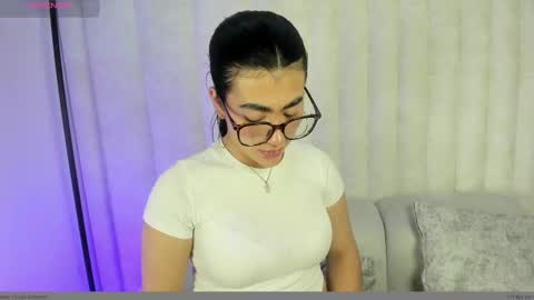 Snapshot of 1m_emily chatting on September 11, 8:32 pm . online show from September 11, 8:32 pm