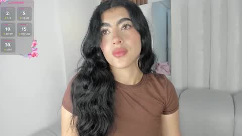 Snapshot of 1m_emily chatting on September 28, 11:47 pm . online show from September 28, 11:47 pm