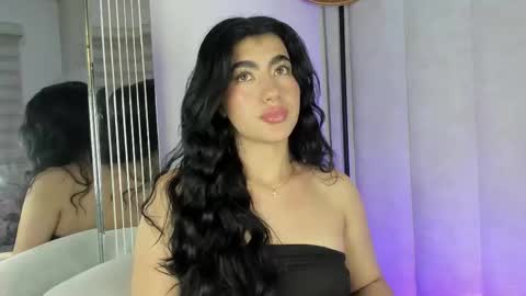 Snapshot of 1m_emily chatting on October 15, 12:47 am . online show from October 15, 12:47 am