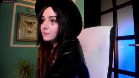 Moona  online show from November 15, 1:56 pm