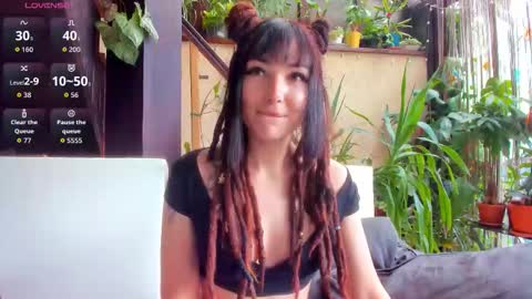 Snapshot of 1munique chatting on September 19, 12:09 pm Moona online show from September 19, 12:09 pm