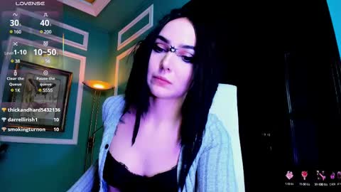 Snapshot of 1munique chatting on March 4, 6:39 pm Moona online show from March 4, 6:39 pm