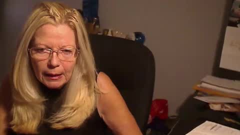 Susan online show from December 19, 2:01 am