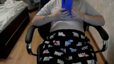 Snapshot of 1your_hot_girls chatting on October 7, 4:47 pm 1your_hot_girls online show from October 7, 4:47 pm