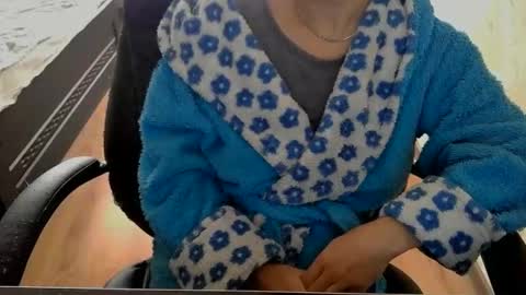 Snapshot of 1your_hot_girls chatting on February 17, 10:51 am 1your_hot_girls online show from February 17, 10:51 am