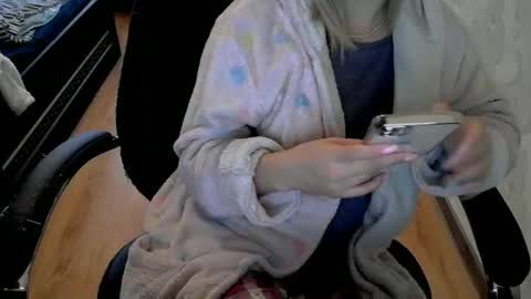 Snapshot of 1your_hot_girls chatting on December 4, 11:57 am 1your_hot_girls online show from December 4, 11:57 am