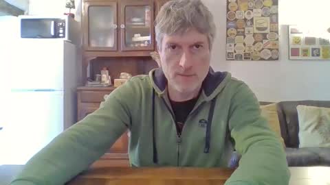 22esserre online show from April 16, 11:43 am