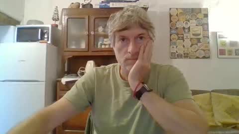 22esserre online show from October 20, 11:37 am