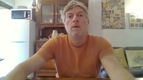 22esserre online show from September 30, 11:42 am