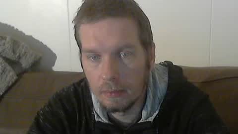 2small4you83 online show from January 15, 12:09 am