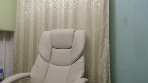 Snapshot of 3sweetcandy3 chatting on December 22, 11:31 pm 3sweetcandy3 online show from December 22, 11:31 pm