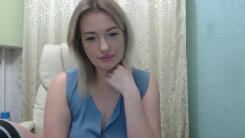 Snapshot of 3sweetcandy3 chatting on December 6, 11:30 pm 3sweetcandy3 online show from December 6, 11:30 pm