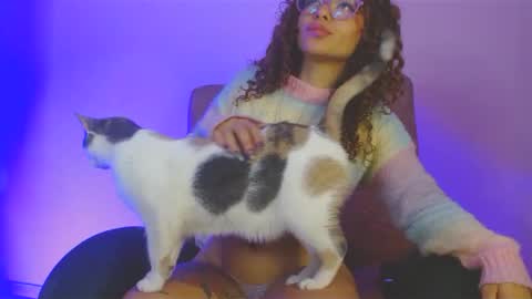 Snapshot of 420viol3ta_ chatting on March 11, 5:35 am Violeta online show from March 11, 5:35 am