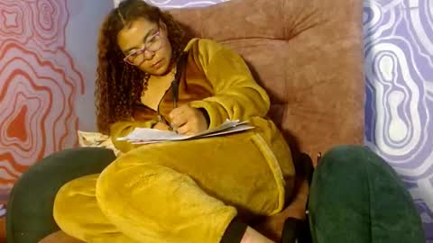 Snapshot of 420viol3ta_ chatting on October 1, 2:32 am Violeta online show from October 1, 2:32 am