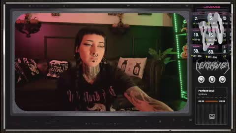 Snapshot of 666deathgasm chatting on September 25, 6:15 pm Juune online show from September 25, 6:15 pm
