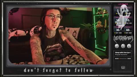 Snapshot of 666deathgasm chatting on October 7, 6:48 pm Juune online show from October 7, 6:48 pm