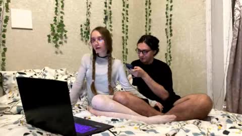 6hei6not online show from November 26, 4:26 pm