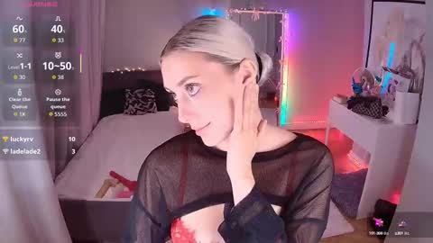 Loren Wood online show from September 25, 4:58 pm