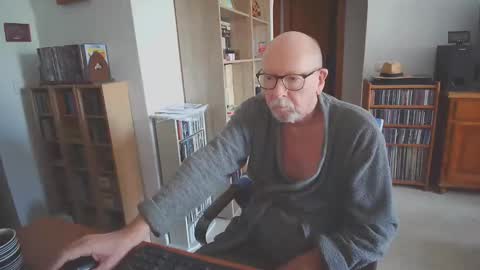 Snapshot of 7thsojourn chatting on October 17, 9:13 am Papi online show from October 17, 9:13 am