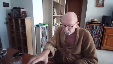  Papi  online show from April 11, 8:40 am