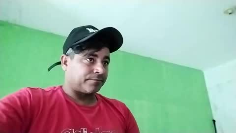 Snapshot of 9vinhocamshow chatting on February 11, 11:53 am 9vinhocamshow online show from February 11, 11:53 am