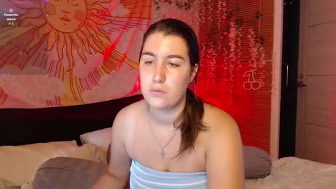 EMILY AND  MARCUS online show from January 19, 1:48 am