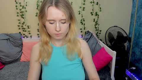 Snapshot of _adel_brooks_ chatting on February 4, 6:38 pm adel online show from February 4, 6:38 pm