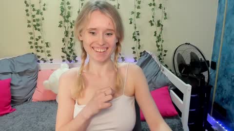 Snapshot of _adel_brooks_ chatting on February 3, 9:39 pm adel online show from February 3, 9:39 pm