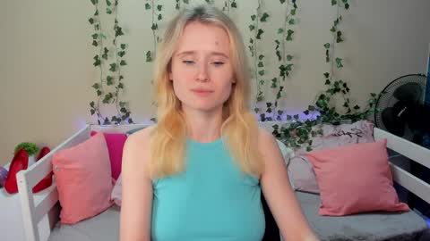Snapshot of _adel_brooks_ chatting on January 14, 9:51 pm adel online show from January 14, 9:51 pm