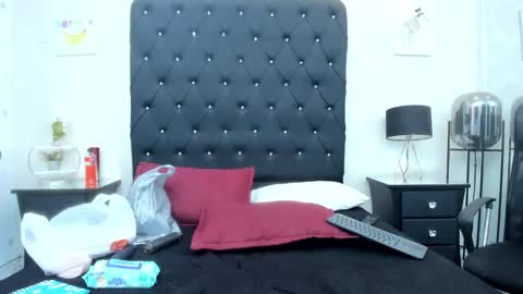 _alana_johnson online show from December 13, 7:53 pm