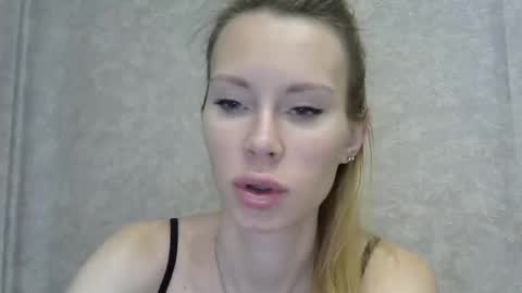 _alex1819 online show from December 16, 6:42 am