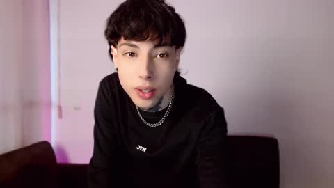 _alexblunt_ online show from December 22, 10:15 pm