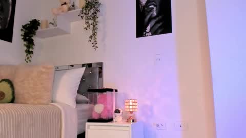 Snapshot of _alissonrose chatting on October 8, 10:48 pm Karo online show from October 8, 10:48 pm