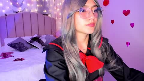 Allondra  online show from February 9, 1:00 am