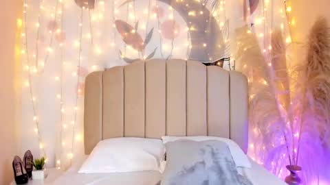 Allondra  online show from March 9, 7:01 am