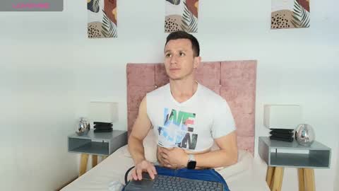 Snapshot of _andrewfalcon2 chatting on January 26, 1:04 pm _andrewfalcon2 online show from January 26, 1:04 pm