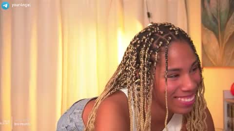 Snapshot of _angeleyes chatting on October 29, 10:54 pm Angie -  online show from October 29, 10:54 pm