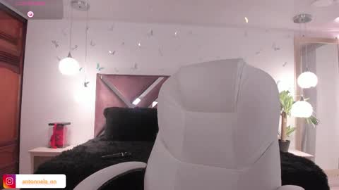 antonnela online show from November 11, 6:43 pm