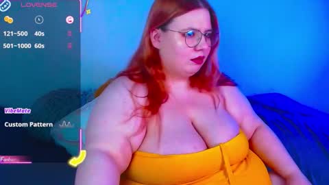 _ariaakashi_ online show from November 12, 7:32 am