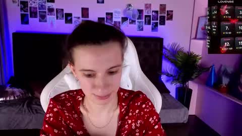 _ash_leyy_ online show from February 15, 7:51 am