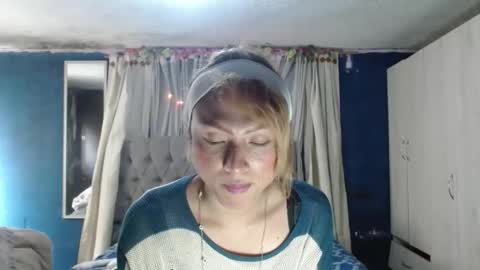 Snapshot of _azalea_65 chatting on October 13, 7:49 pm _azalea_65 online show from October 13, 7:49 pm
