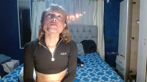 Snapshot of _azalea_65 chatting on October 19, 3:00 am _azalea_65 online show from October 19, 3:00 am